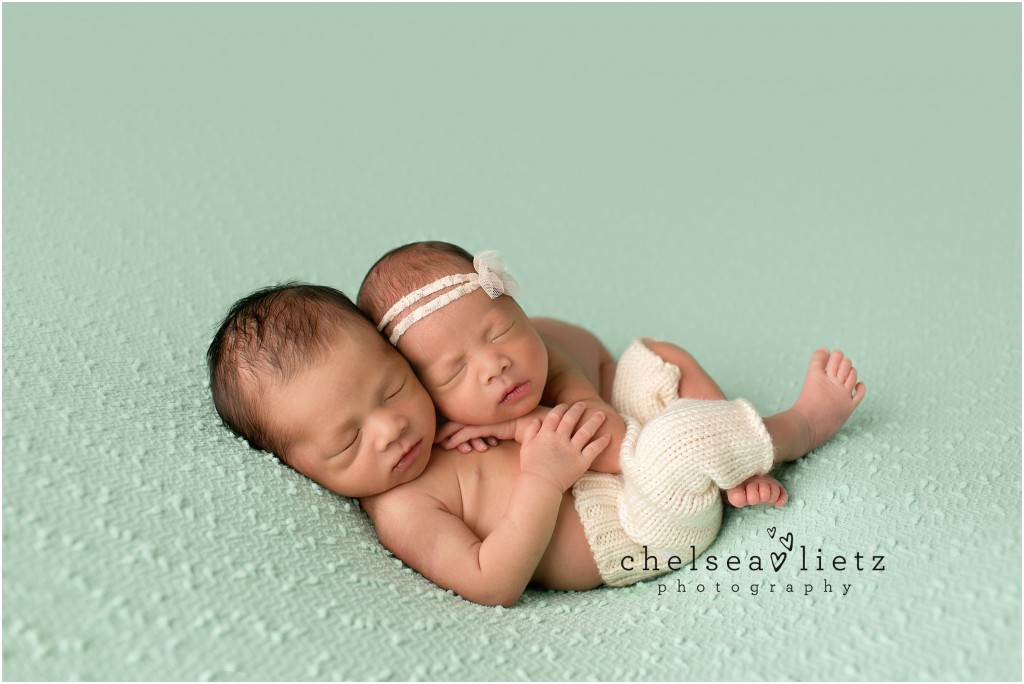 Stone Oak baby twin photos | Chelsea Lietz Photography
