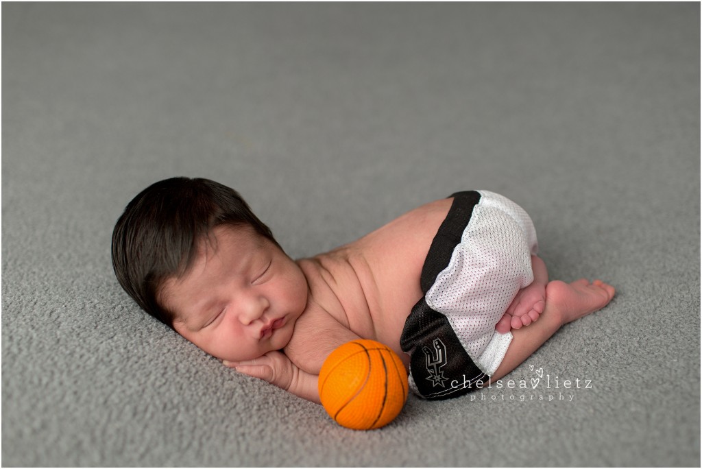 Chelsea Lietz Photography | San Antonio Spurs props for newborn pics