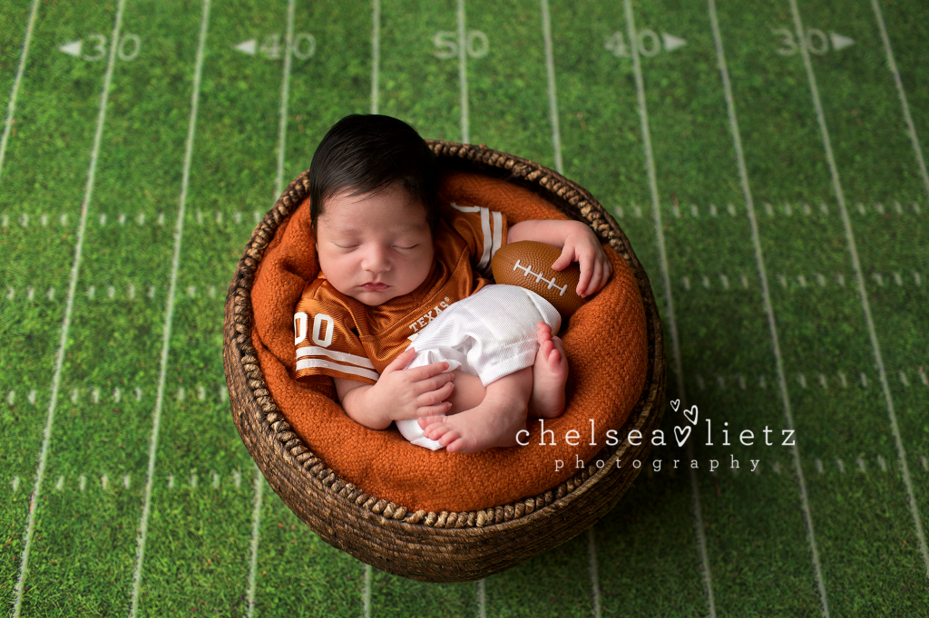 longhorn baby photos | Austin | Chelsea Lietz Photography