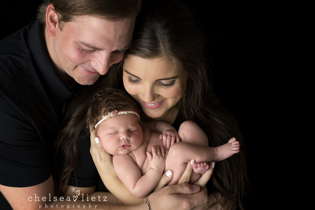 newborn and family photos in San Antonio | Chelsea Lietz Photography