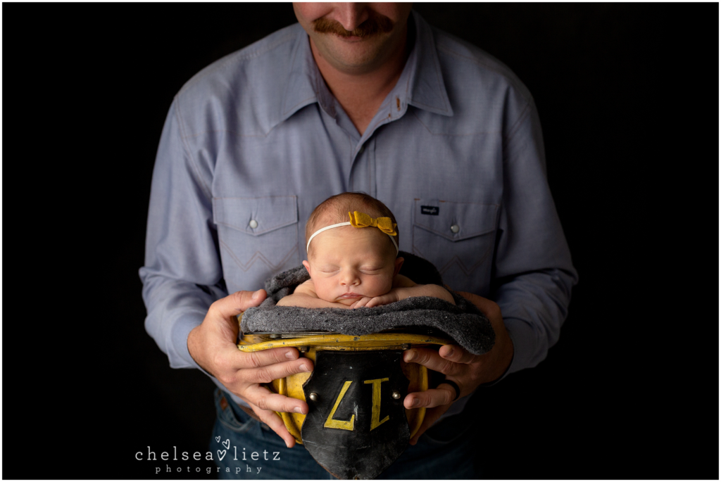 newborn photos in Bulverde | Chelsea Lietz Photography